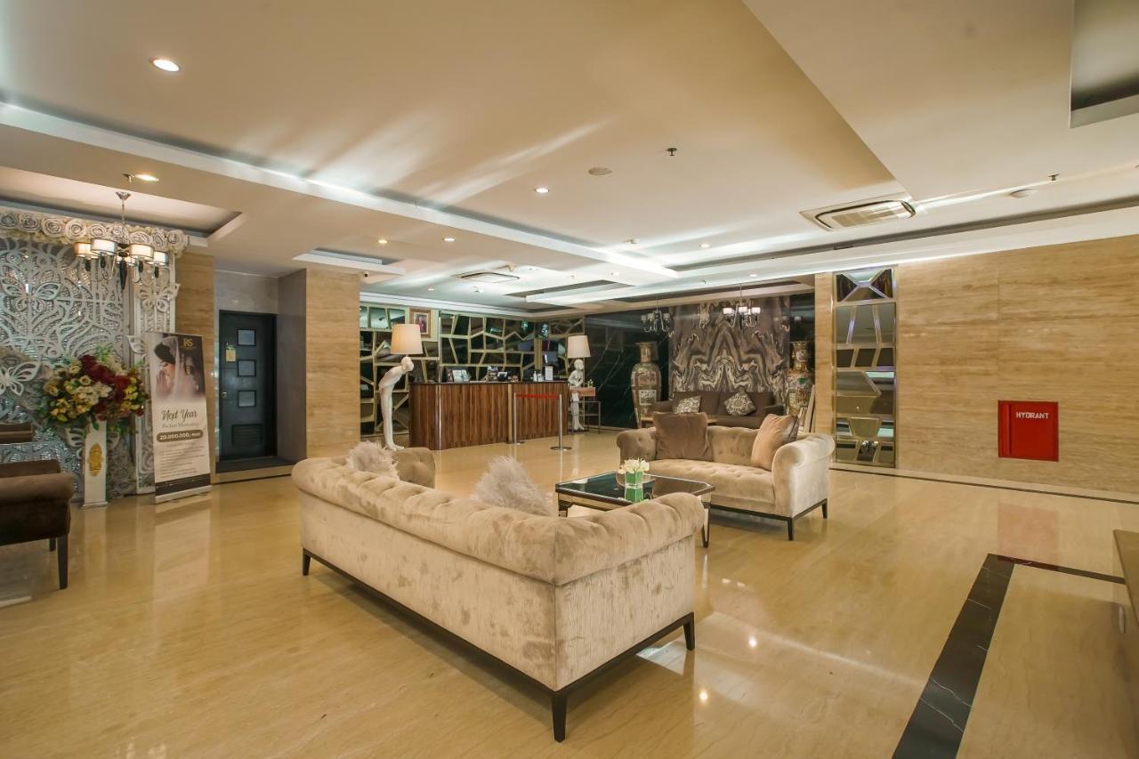Hotel Royal Regantris Cendana Surabaya Esterno foto
