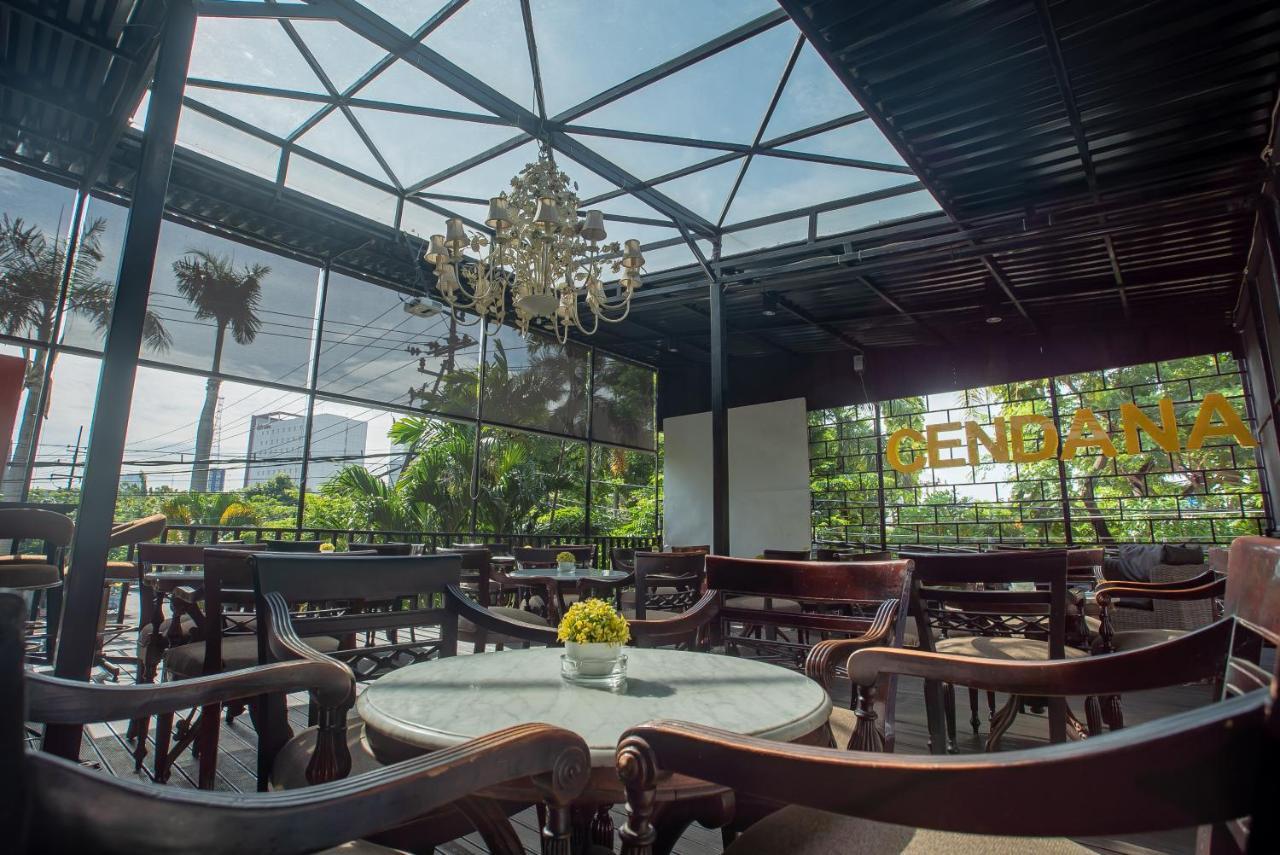 Hotel Royal Regantris Cendana Surabaya Esterno foto