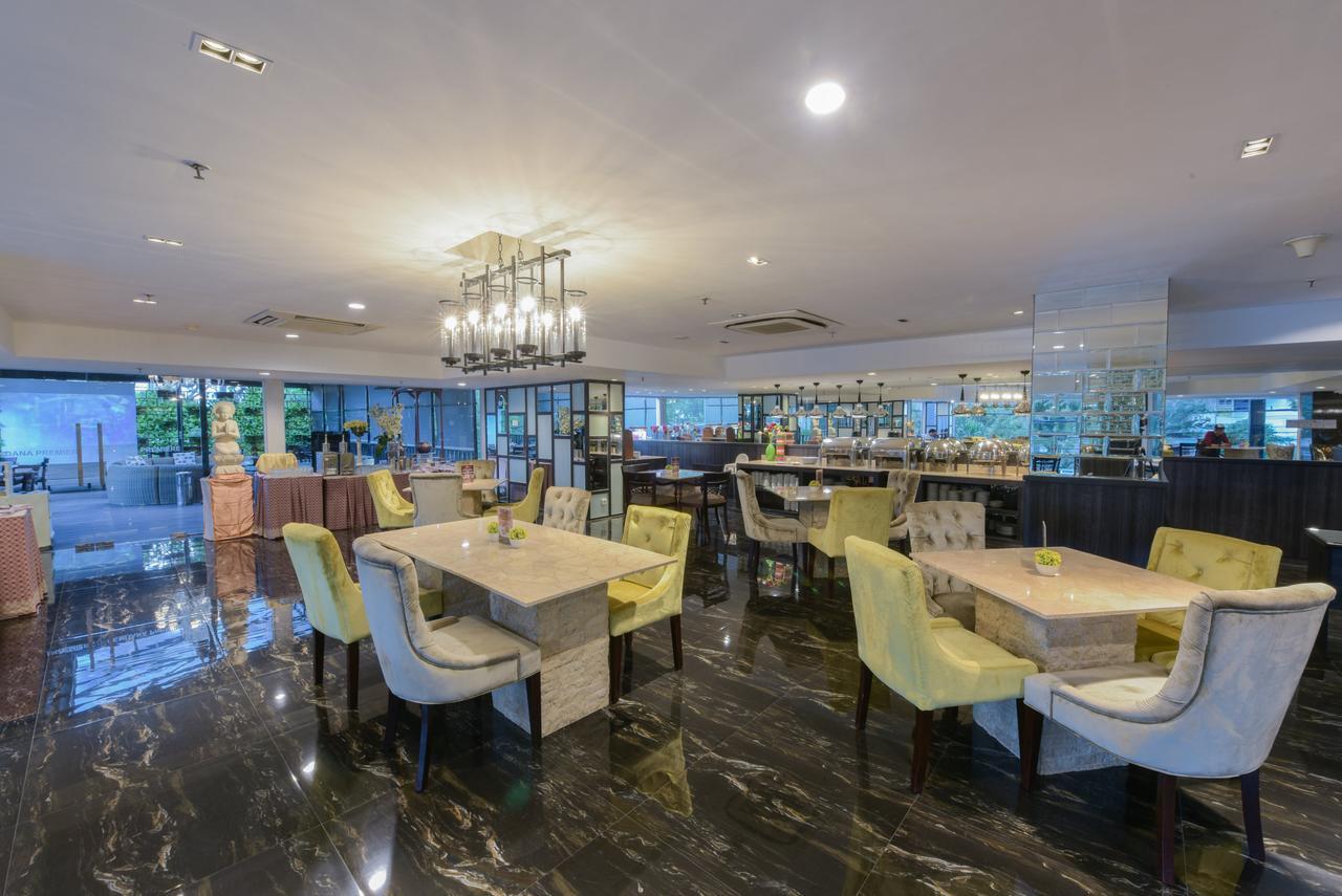 Hotel Royal Regantris Cendana Surabaya Esterno foto